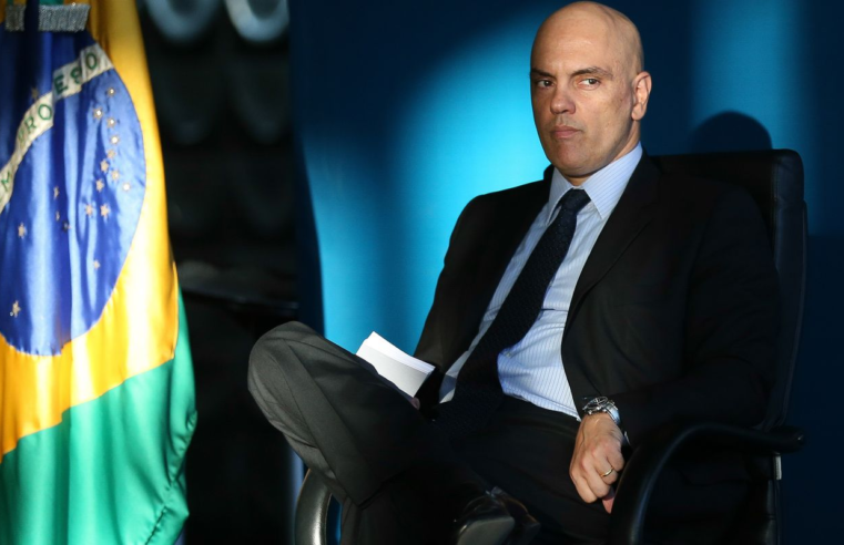 Bolsonaro fez flagrante confissão de obstrução de Justiça, diz Moraes