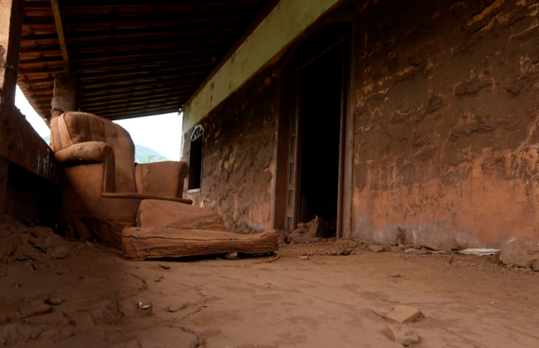 Justiça suspende cláusulas de contratos de vítimas de Mariana