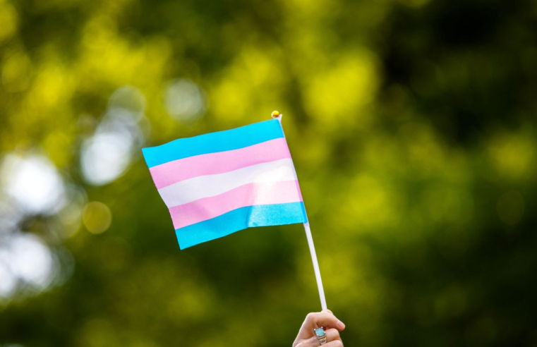 Comitê Olímpico dos EUA proíbe mulheres trans em competições femininas