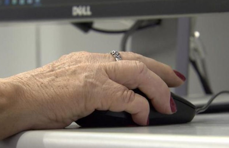 Idosos que usam internet crescem quase quatro vezes em oito anos