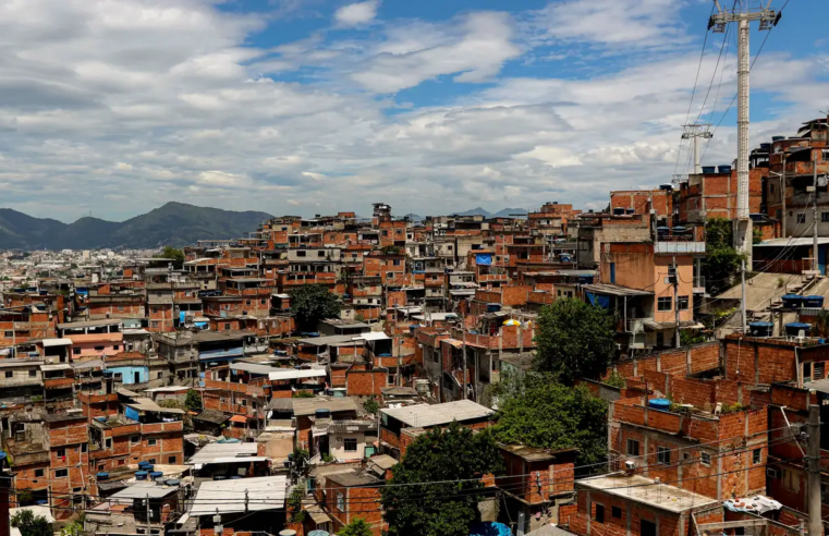 Praça musical no Complexo do Alemão visa promover a cultura periférica