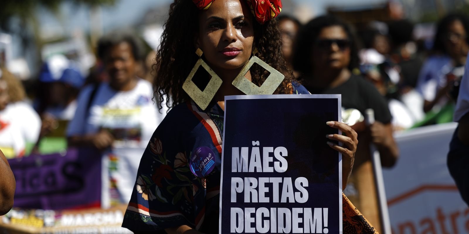 Mulheres negras reivindicam justiça e bem-viver em marcha no Rio