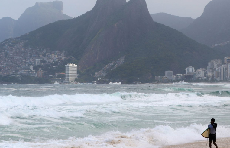 Marinha emite aviso de ressaca e alerta de ventos fortes no Rio