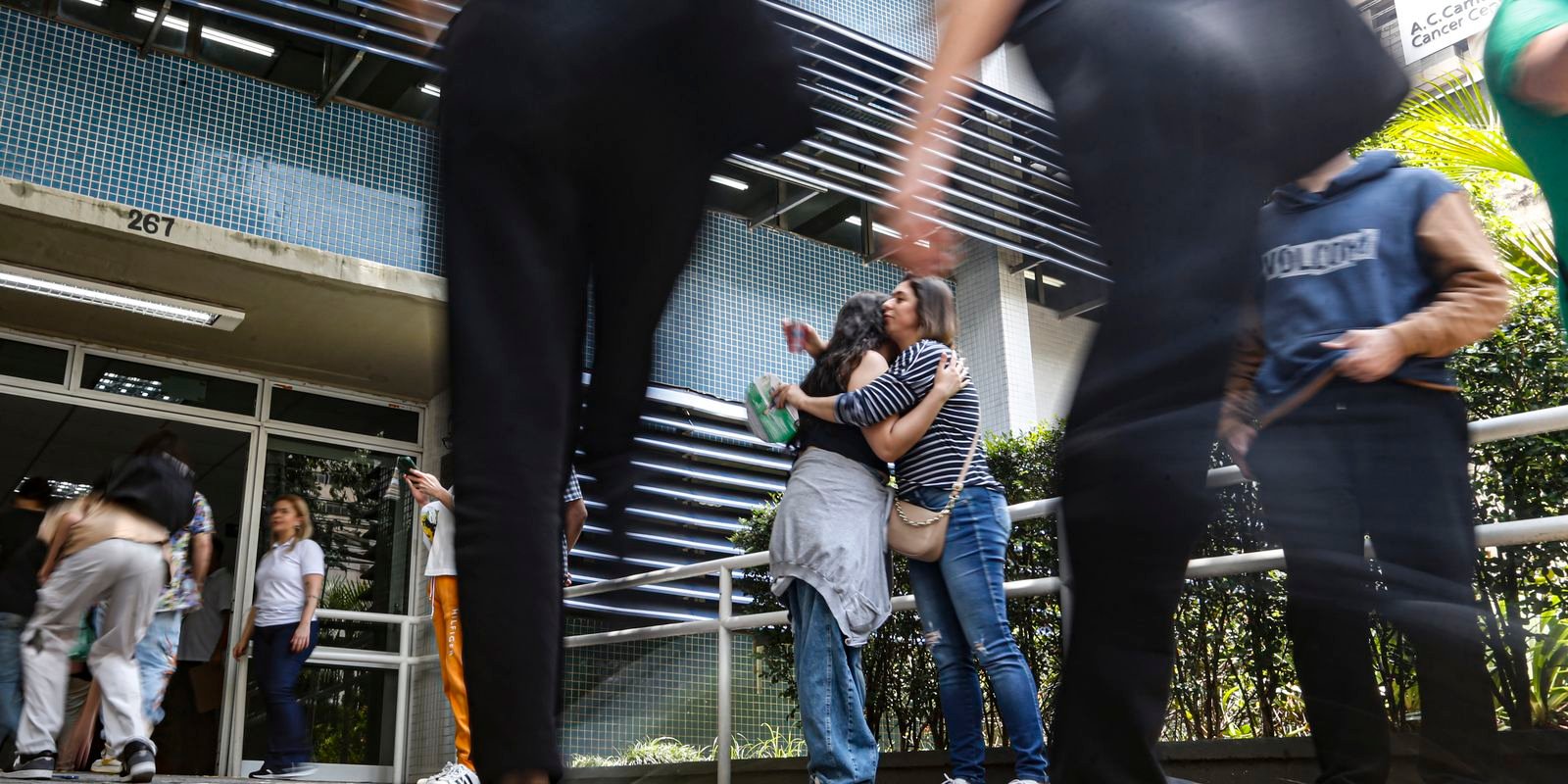 Mulheres representam 60% das inscrições no Enem 2025