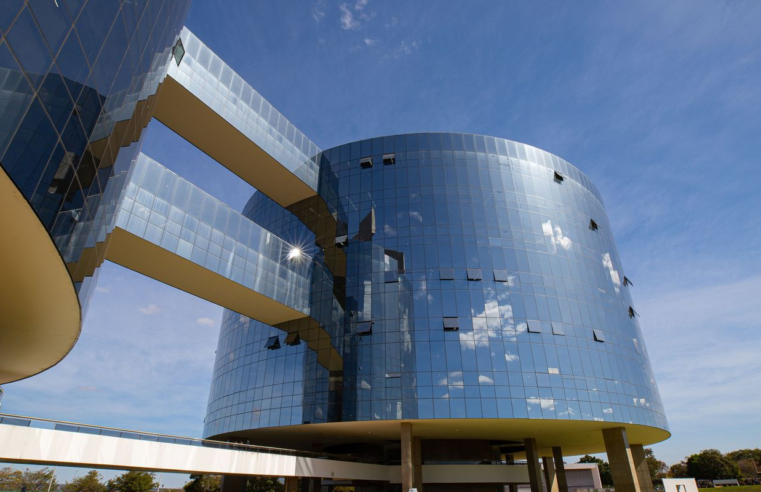 PGR diz que recebeu com “assombro” sanções contra Alexandre de Moraes