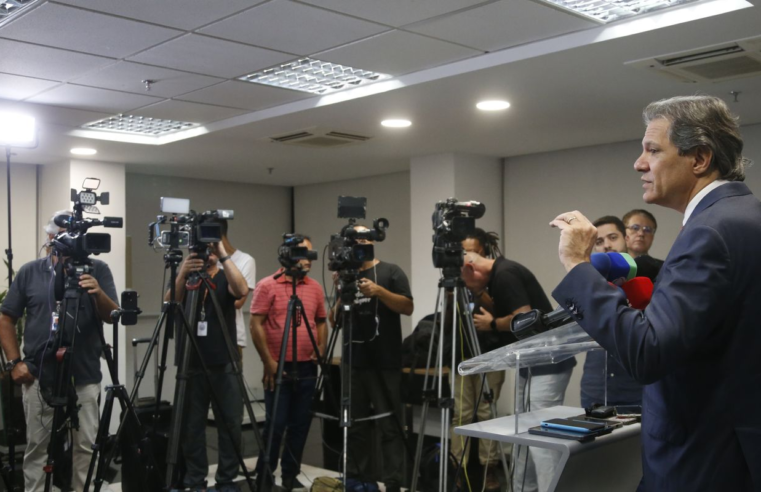 Tesouro dos EUA procura Haddad para agendar reunião sobre tarifaço