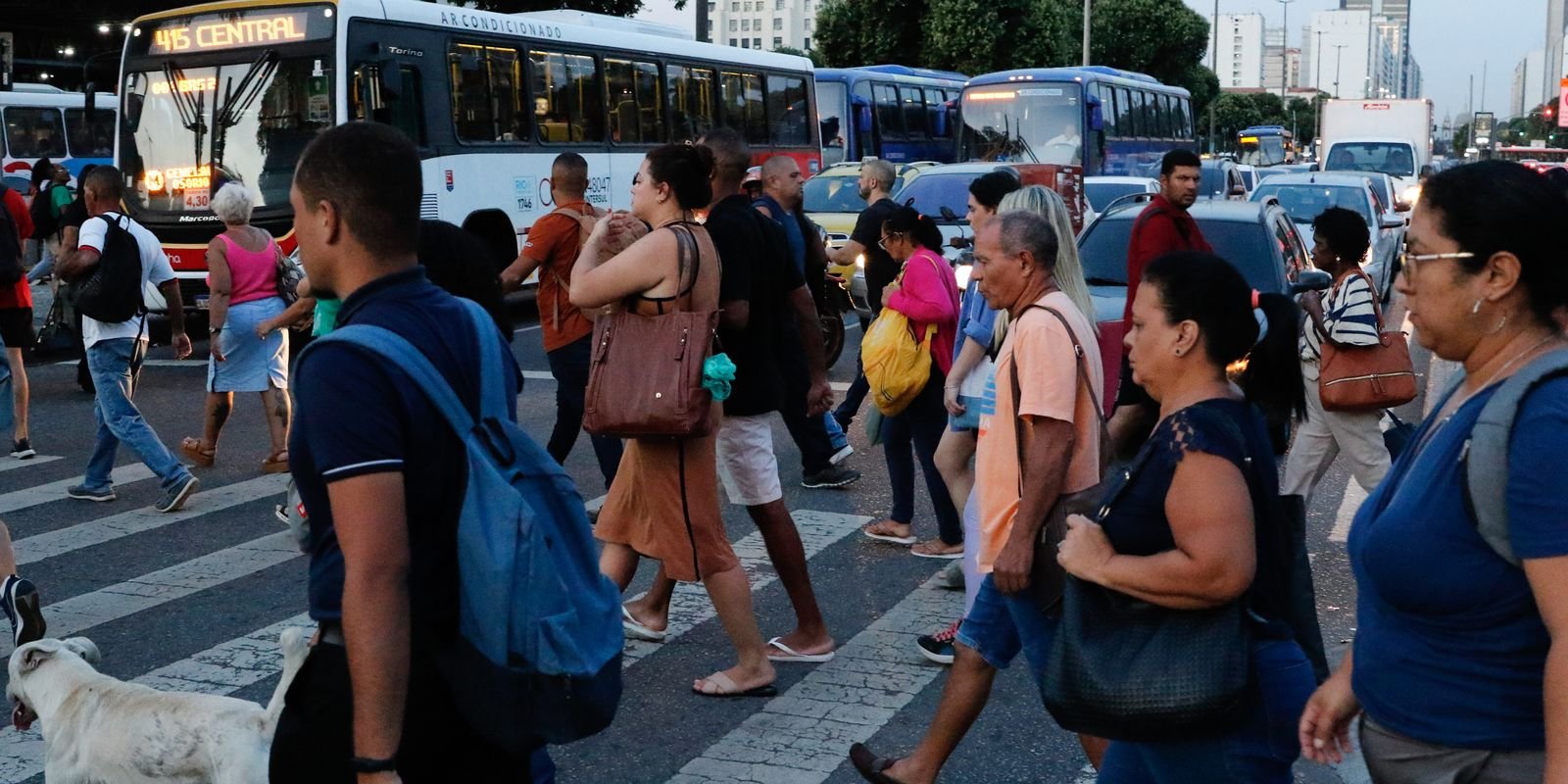 Brasil tem queda na desigualdade em educação, emprego e meio ambiente