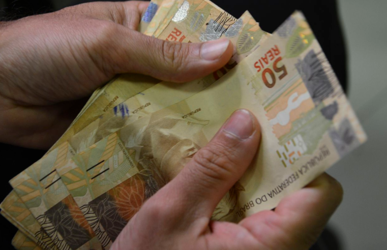 Proposta do Orçamento de 2026 prevê salário mínimo de R$ 1.631