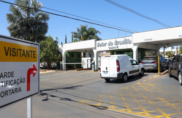 Moraes manda vistoriar carros e área externa da casa de Bolsonaro