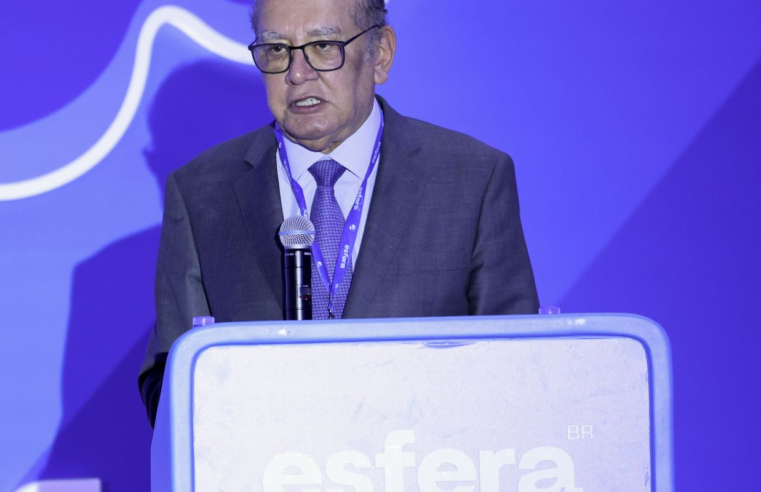 “Nenhum desconforto”, diz Mendes sobre prisão domiciliar de Bolsonaro