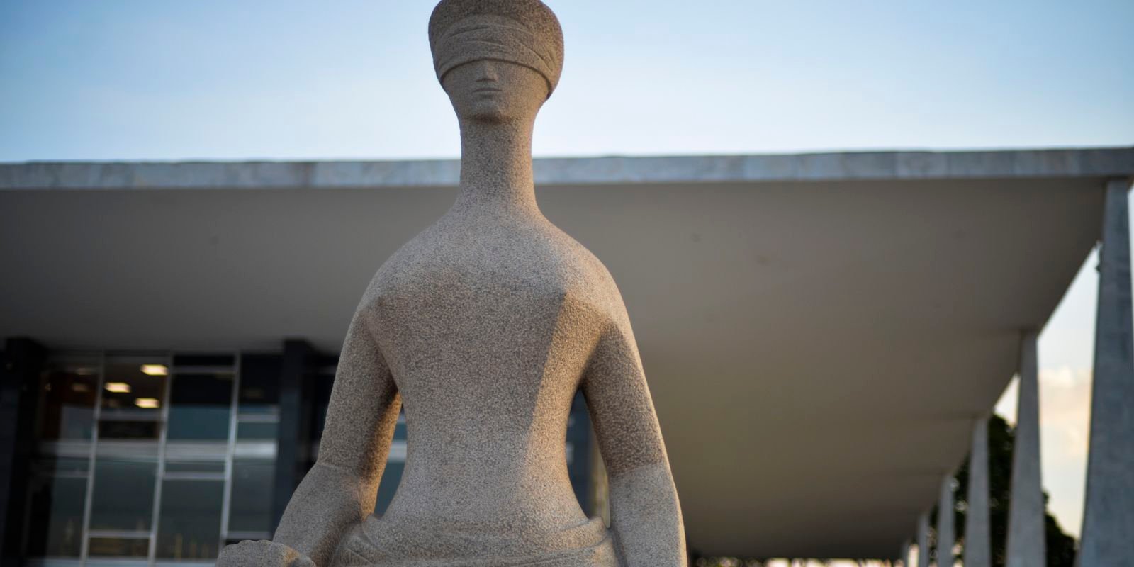 STF condena homem que sentou na cadeira de Moraes durante 8 de janeiro