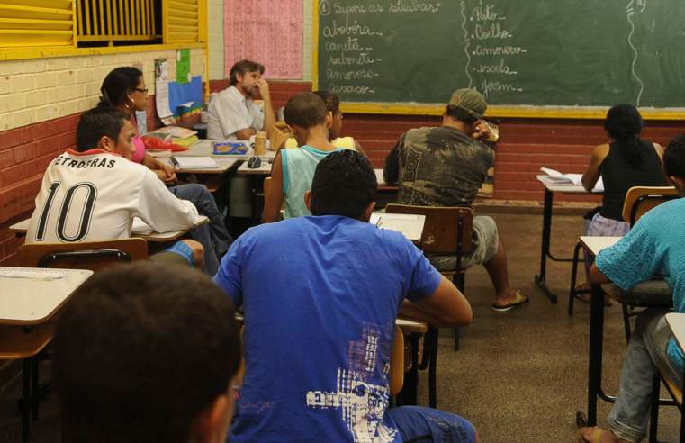 Nascidos em setembro e outubro recebem quinta parcela do Pé-de-Meia