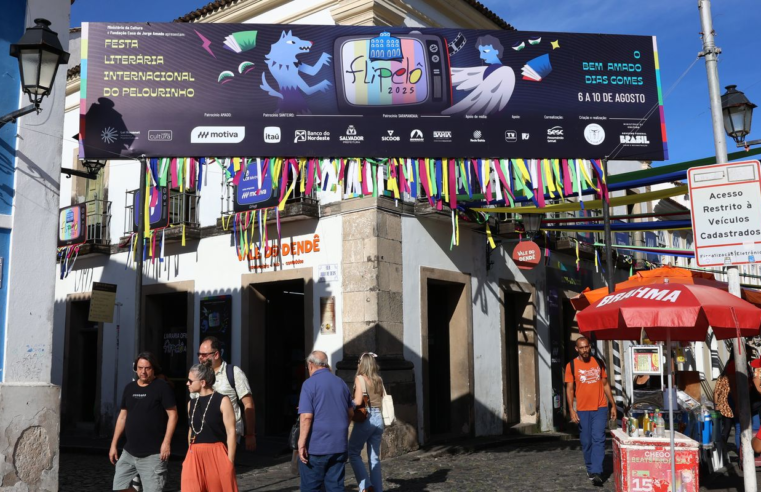 Flipelô propõe coleta seletiva e descarte de livros em Salvador