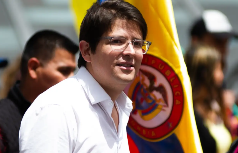 Morre Miguel Uribe, pré-candidato à presidência da Colômbia