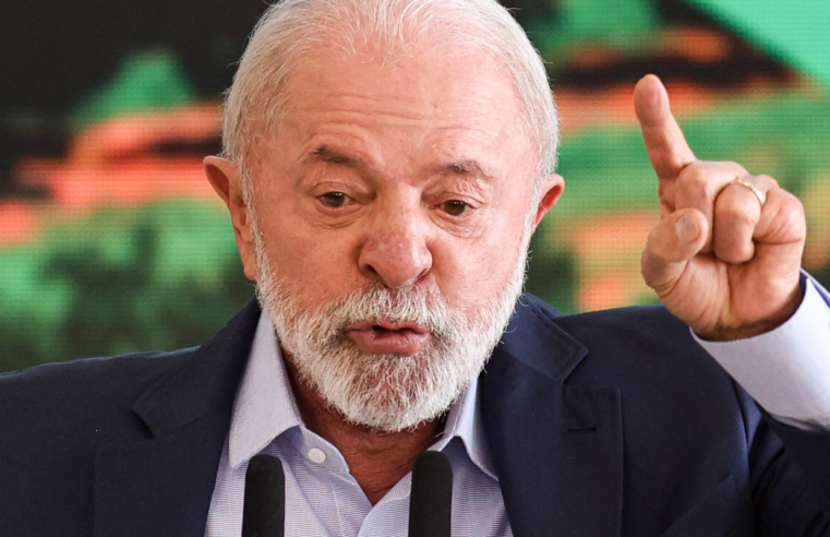 Lula telefona para Xi Jinping e conversam sobre ampliação de comércio