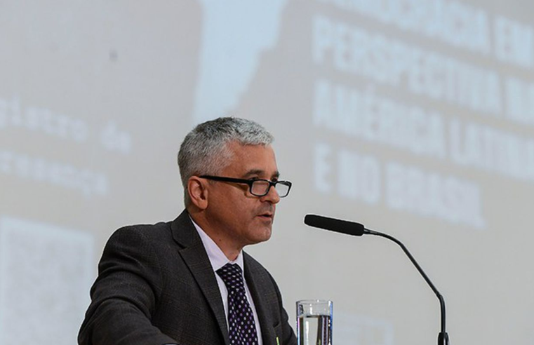 Brasil defendeu democracia melhor que EUA, diz professor de Harvard