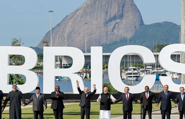 Lula diz que não recuou da ideia de moeda própria do Brics
