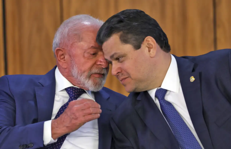 A bola está com o Congresso, diz Lula sobre pacote contra tarifaço