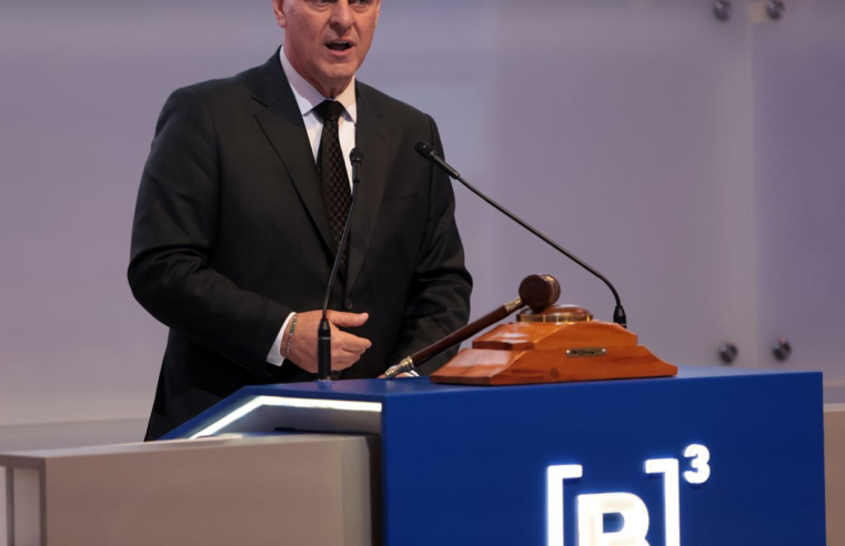 Brasil busca diálogo, mas não negociará soberania, afirma Fávaro