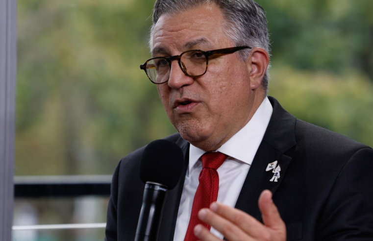 EUA cancelam vistos da filha e da esposa do ministro Alexandre Padilha