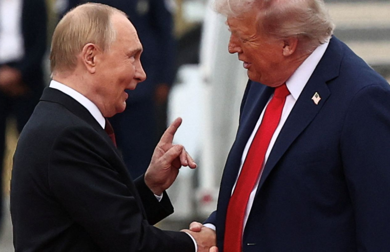 Trump e Putin encerram reunião sem acordo, mas com diálogo "produtivo"