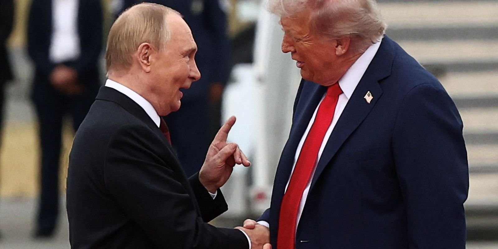Trump e Putin encerram reunião sem acordo, mas com diálogo "produtivo"