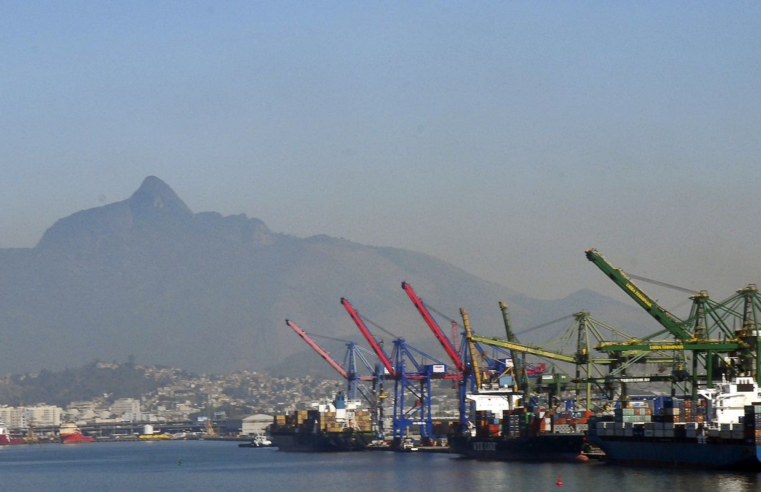 Importações crescem e preocupam setor calçadista brasileiro