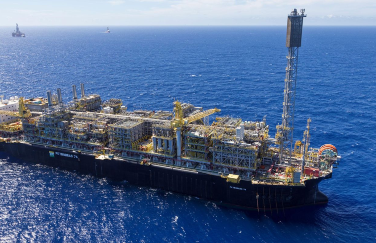 Petrobras libera início da construção de quatro navios