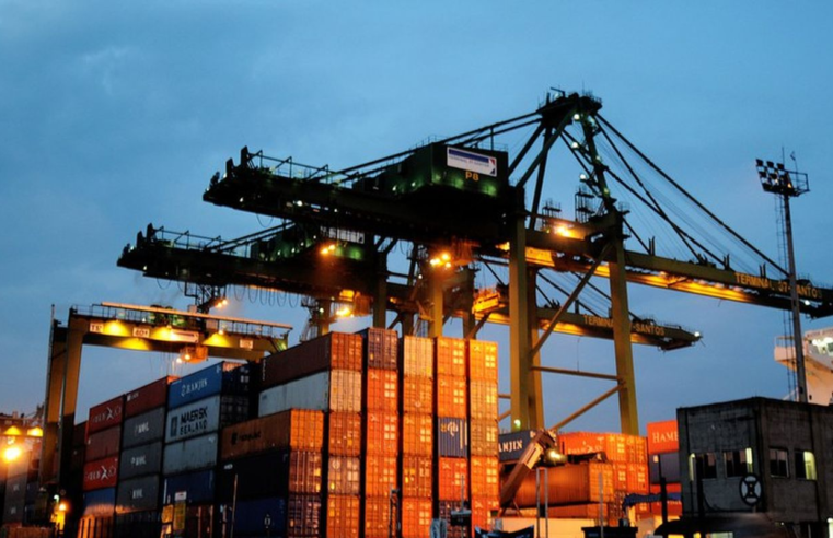 Exportações, emprego e investimentos tendem a recuar devido a tarifaço