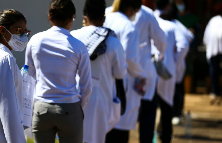 Revalida 2025/2: nota de corte da primeira fase fica em 61 pontos