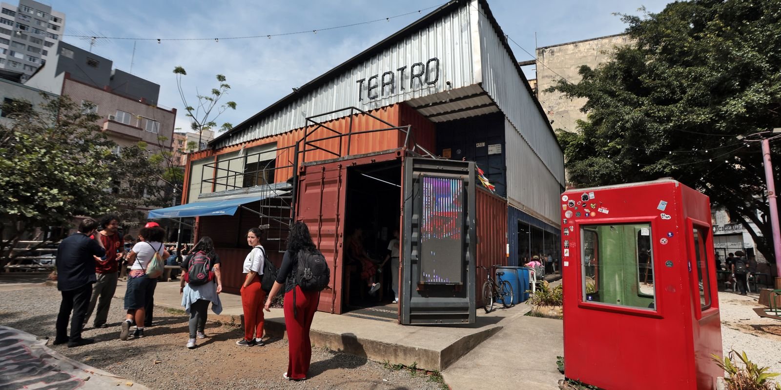 MP questiona Nunes sobre ordem contra artistas do Teatro de Contêiner