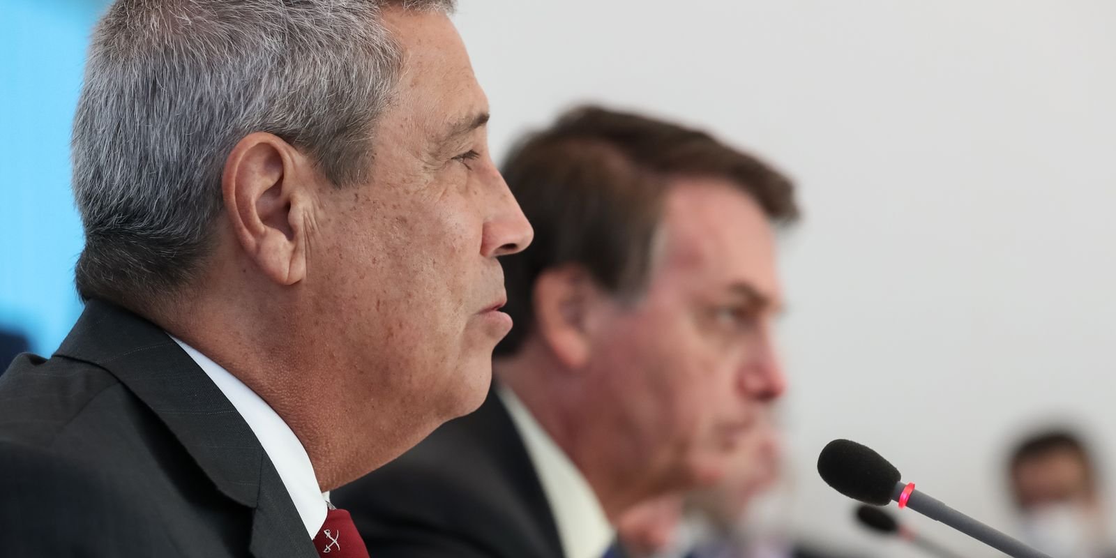 PF: Braga Netto violou proibição de manter contato com Bolsonaro