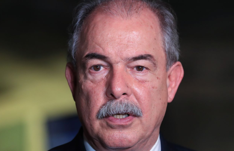 Tarifaço: BNDES vai “entrar forte” no apoio a empresas, diz Mercadante