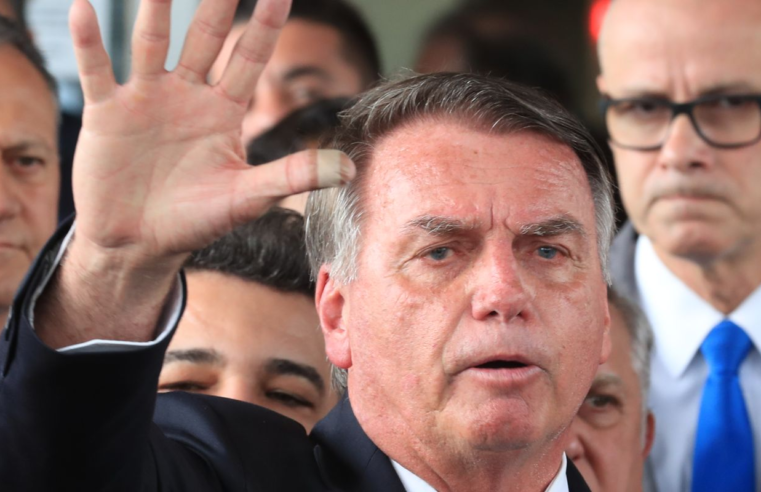 Bolsonaro pediu ajuda a advogado de Trump para postar sobre tarifaço 