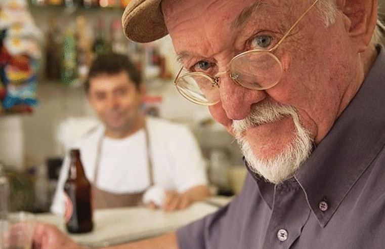 Morre no Rio de Janeiro o cartunista Jaguar, aos 93 anos