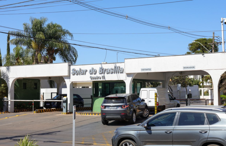 Moraes pede à PGR parecer sobre agentes da PF na casa de Bolsonaro