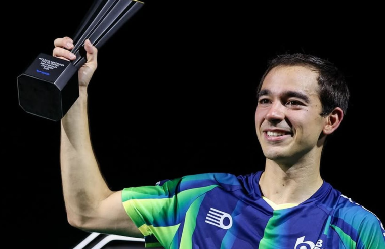 Hugo Calderano comemora título em Foz do Iguaçu, o 4º da temporada