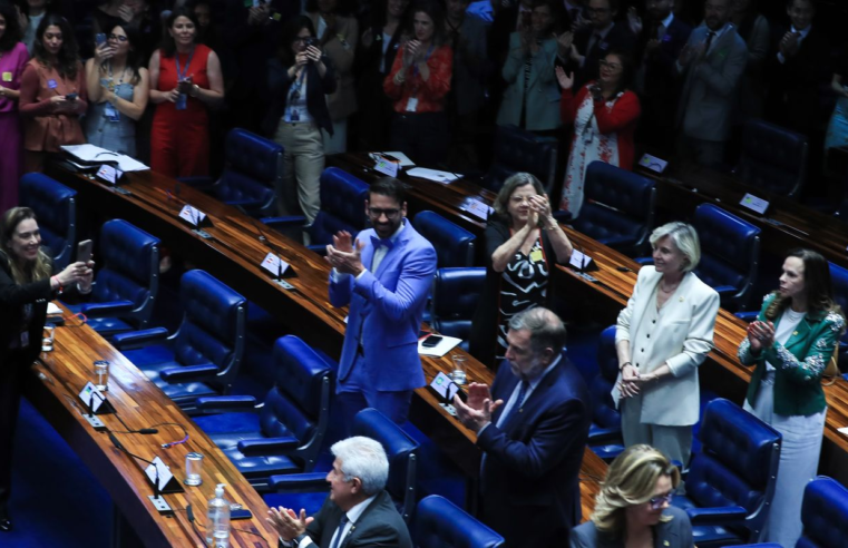 Senado aprova projeto contra adultização de crianças na internet