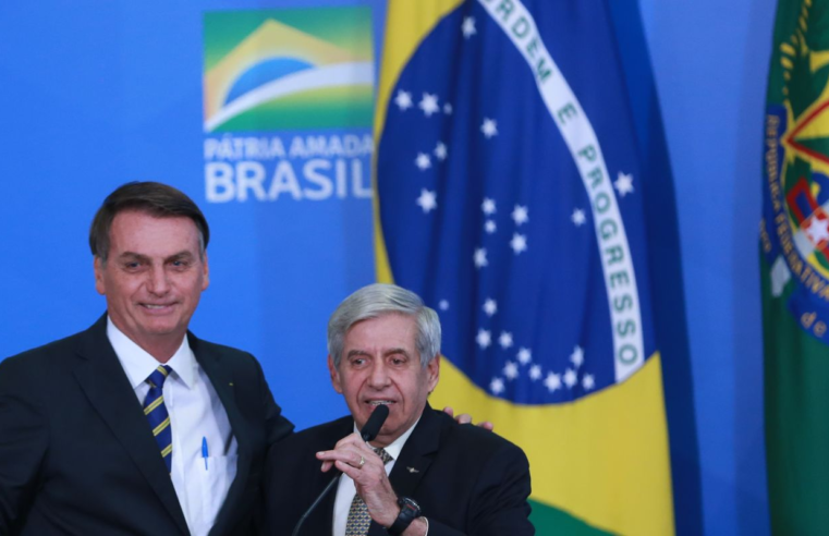 Heleno se distanciou de Bolsonaro e não sabia de golpe, diz advogado