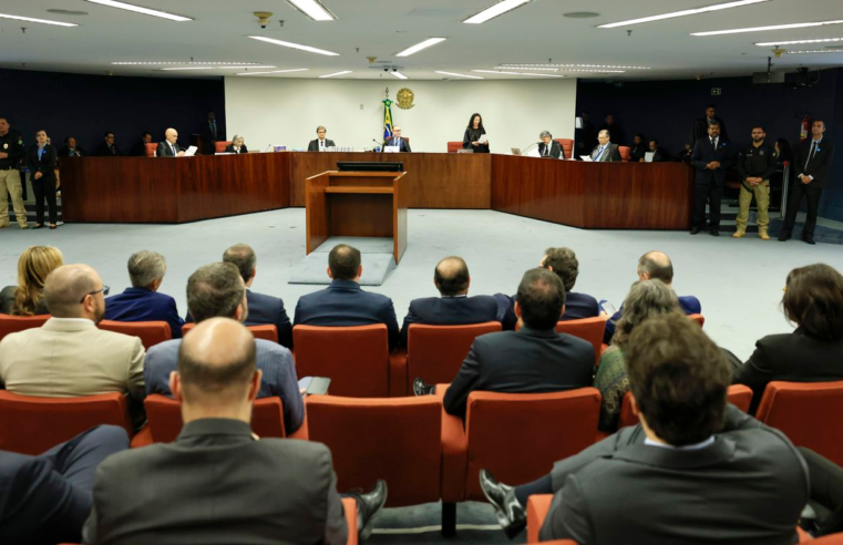 STF terá sessões extras para julgamento de Bolsonaro
