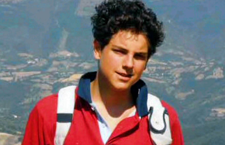 Canonização do 1º santo millennial ocorre neste domingo no Vaticano