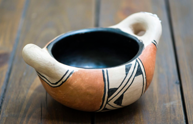 Crise climática ameaça tradição milenar da cerâmica Waurá