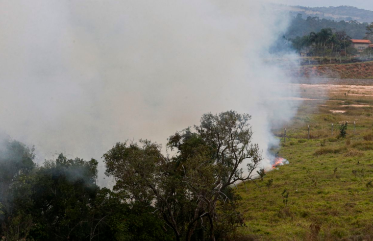Risco de clima seco e queimadas permanece alto no interior do país