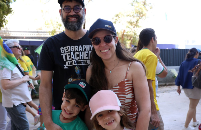 Brasileiros celebram soberania; Curupira e Zé Gotinha desfilaram