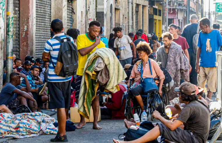 Caminhos da Reportagem mostra conflitos na Cracolândia em São Paulo