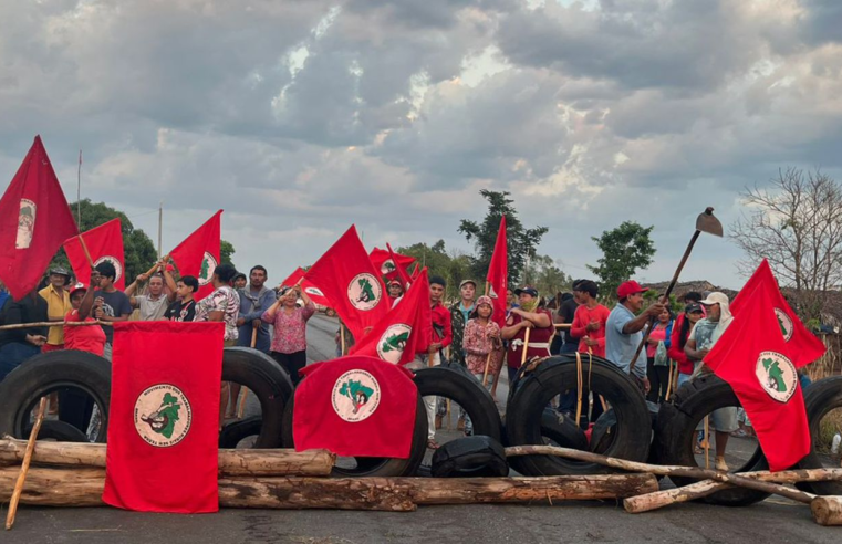 Tocantins: MST bloqueia rodovia para cobrar desapropriação de área