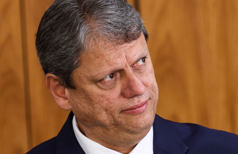 Deputado pede inquérito contra Tarcísio após falas contra STF