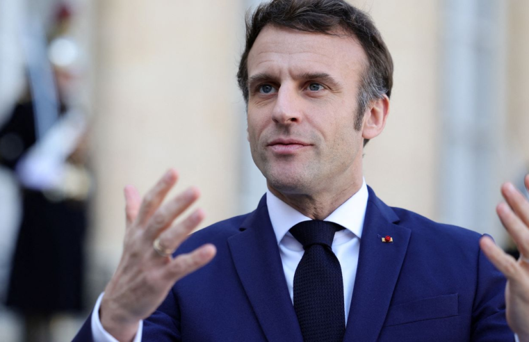 Macron busca novo primeiro-ministro para após colapso do governo