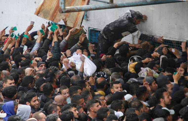 Ordem para saída da população provoca pânico na Cidade de Gaza