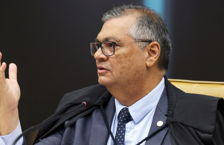 Dino diz que crimes da trama golpista não podem ser anistiados